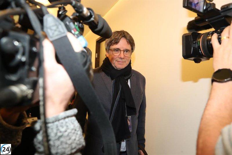 Puigdemont denuncia la