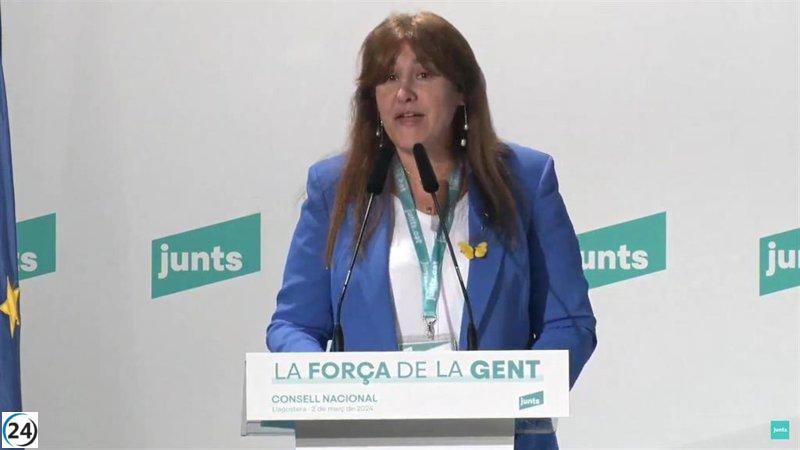 Borràs acusa a ERC de pactar con el PSC y critica la gestión de Aragonès.
