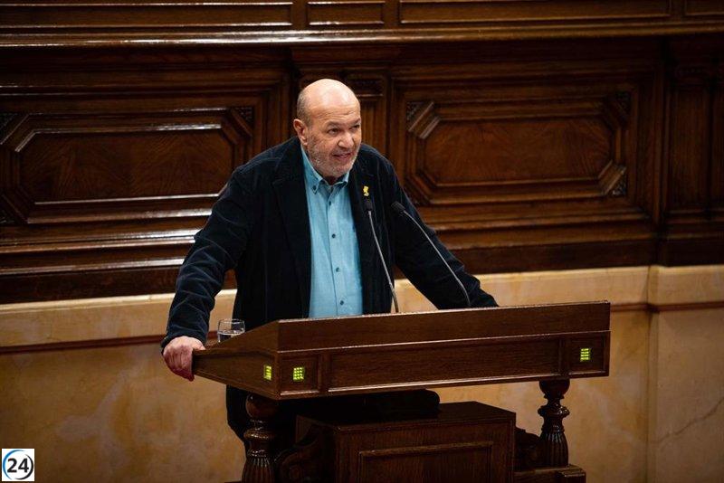 Gallego (Comuns) urge al Govern a ser coherente con los Presupuestos, actualmente estancados.