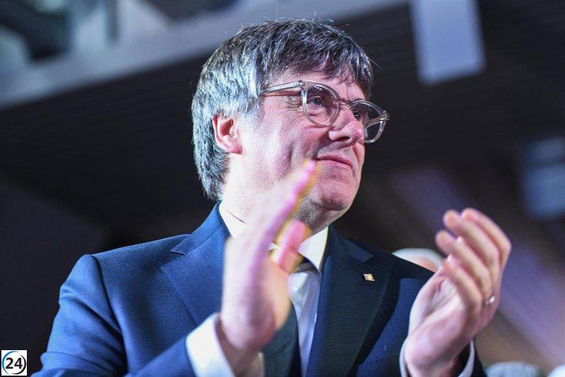 Puigdemont critica al PSOE de González por su supuesta hipocresía en la búsqueda de regeneración.