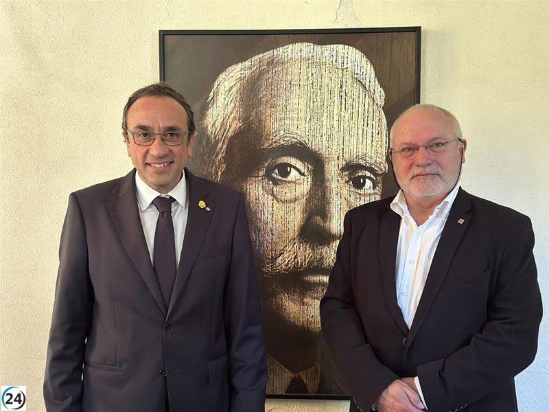 Rull se reúne con Puig en Francia y espera su regreso al Parlament.
