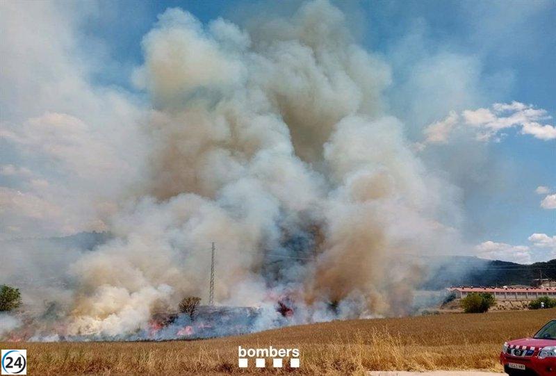Los Bomberos contienen incendio en Tudela de Segre con un equipo de 41 efectivos.