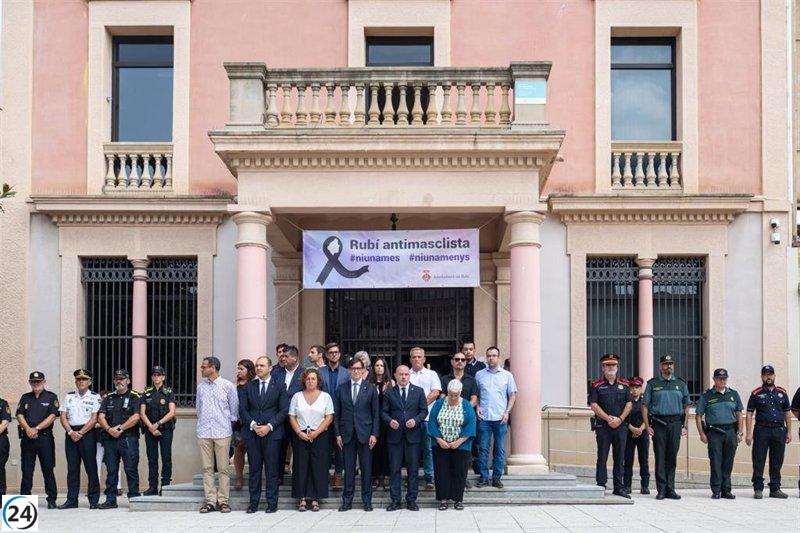 Illa se compromete a luchar con firmeza contra la violencia de género tras homenaje en Rubí