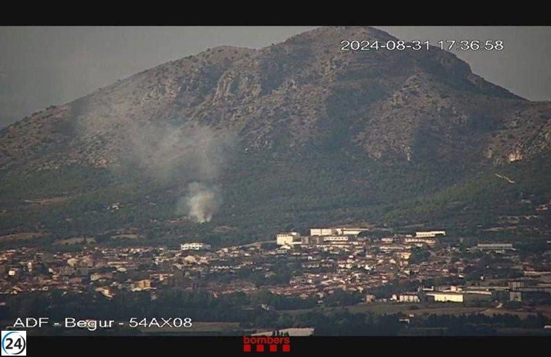 Gran incendio en Montgrí requiere intervención de 22 unidades de Bomberos