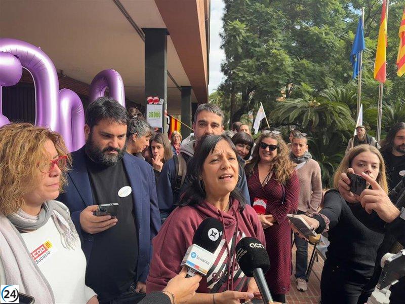 Sindicatos educativos reclaman al Govern 35,000 nuevas plazas en el concurso de traslados y la eliminación de las categorías 