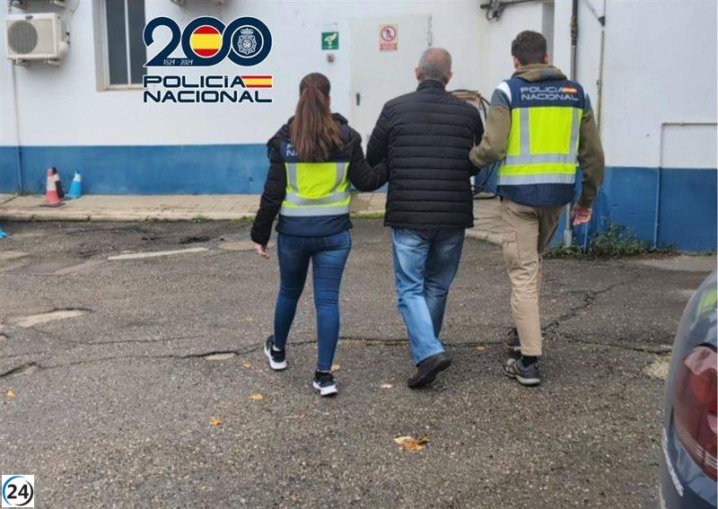 Arrestado en Girona por supuesta posesión y distribución de material de abuso infantil.