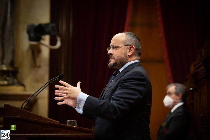 Alejandro Fernández (PP) aplaude al Banco Sabadell, pero advierte que aún hay 7999 pendientes por recuperar.