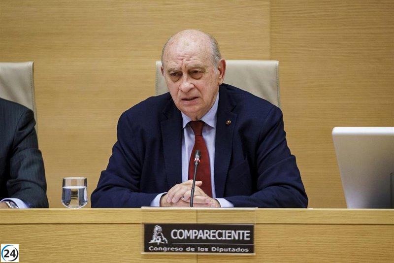 Fernández Díaz niega haber ordenado espionaje a oponentes y califica la 'Operación Cataluña' como una farsa.