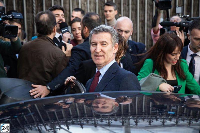 Feijóo critica la reducción de autonomía en Cataluña y cuestiona la autoridad de Sánchez.