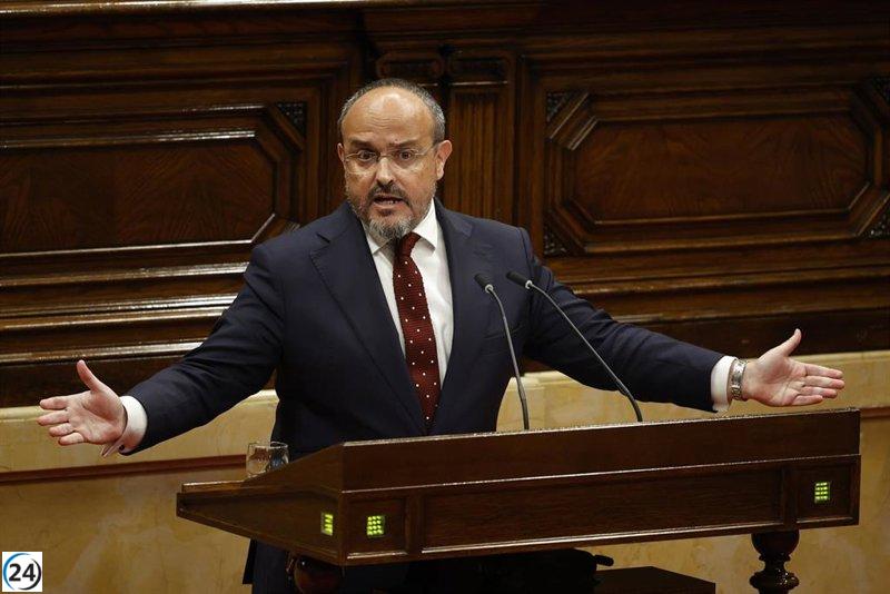 Fernández (PP) critica la gestión de los aeropuertos catalanes y desafía a Junqueras a salir de su letargo.