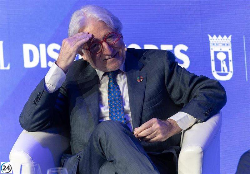 Sánchez Llibre (Foment) solicita al Gobierno detener la OPA de BBVA sobre Banco Sabadell.