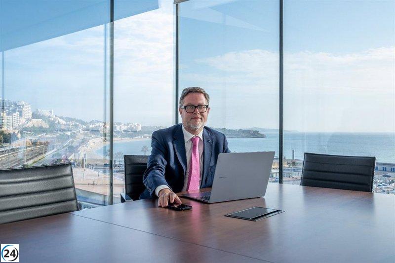 Castellà propone transformar el Puerto de Tarragona en un centro de innovación para la energía eólica marina.