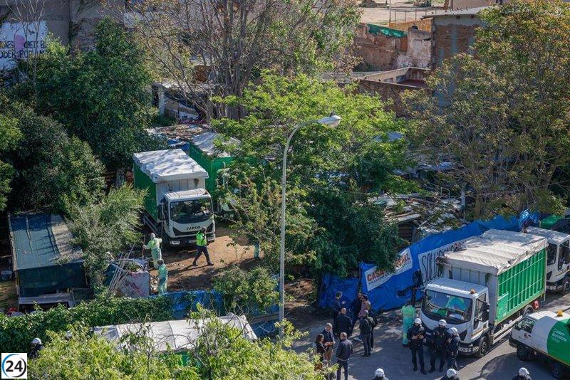 Barcelona vigiló a 11 de las 18 personas en Vallcarca antes del desalojo.