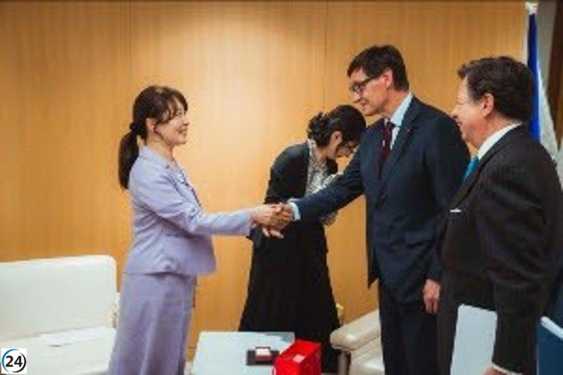 Illa anuncia desde Japón sus esfuerzos por establecer un vuelo directo Barcelona-Tokio.