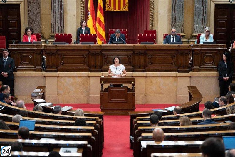 El Parlament aprueba un nuevo suplemento de crédito de 468 millones con el respaldo de PSC, ERC y Comuns.
