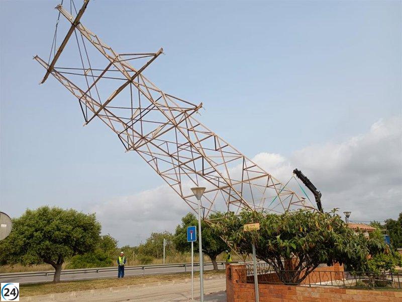 Endesa comienza a desmantelar el tramo final entre Roda de Berà y Creixell en Tarragona.