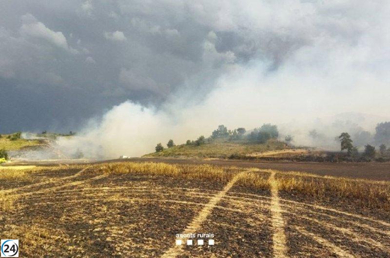 Incendio en Oliola consume 100 hectáreas y provoca el cierre de dos vías.