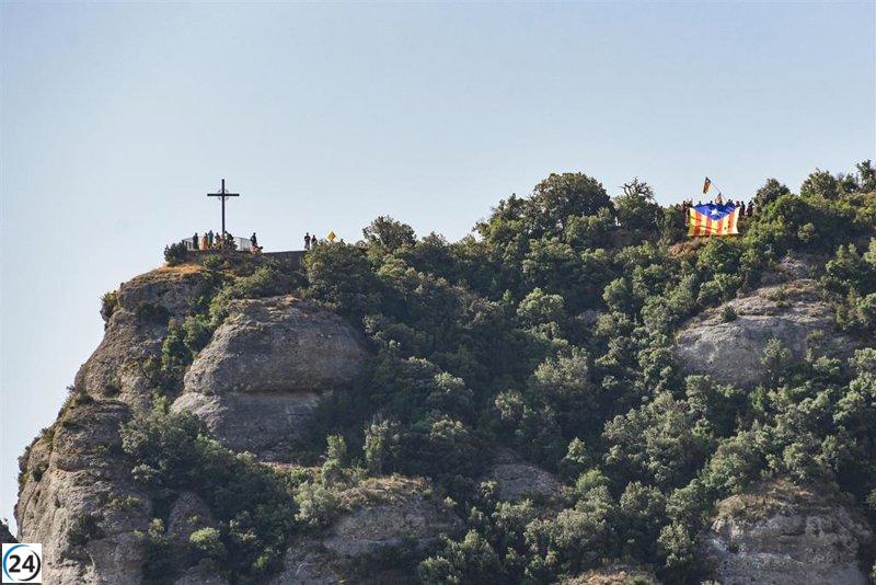 Puigdemont denuncia la visita de los Reyes a Montserrat como un intento de imponer la españolización en Catalunya.