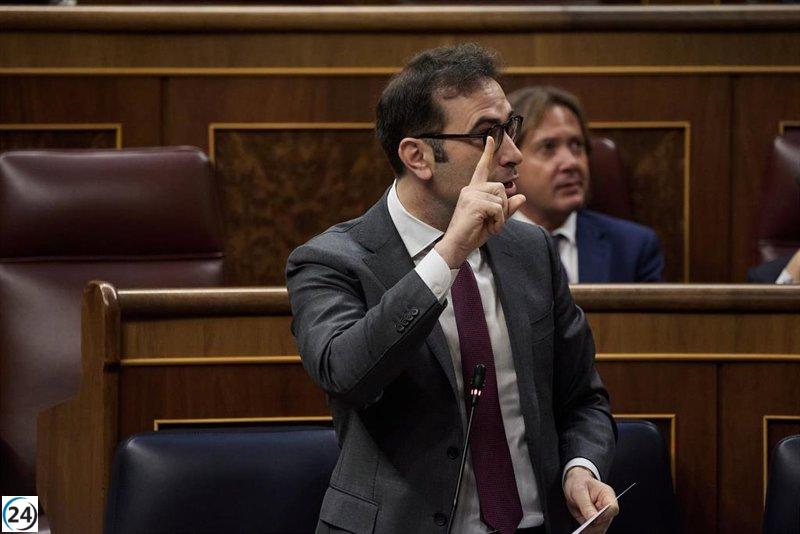 El Gobierno da luz verde a la OPA de BBVA sobre Sabadell, condicionada a su independencia durante tres años.