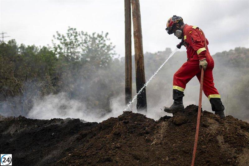 Los Bomberos prevén reducir su contingente en el incendio de Paüls (Tarragona) esta tarde.