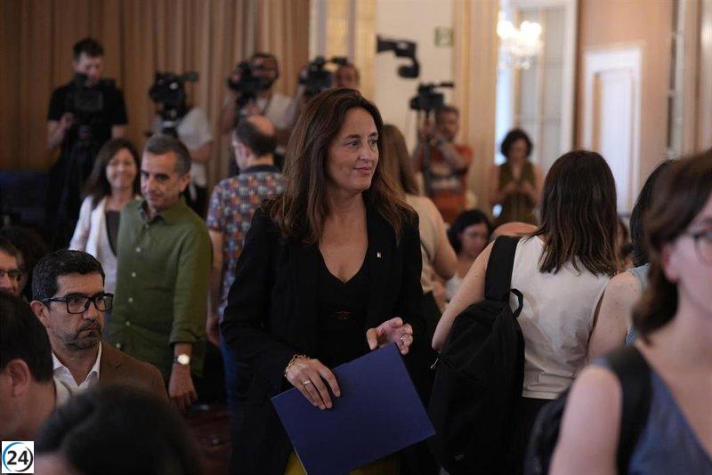 Niubó se disculpa nuevamente y respalda su manejo del error en la asignación de profesores.