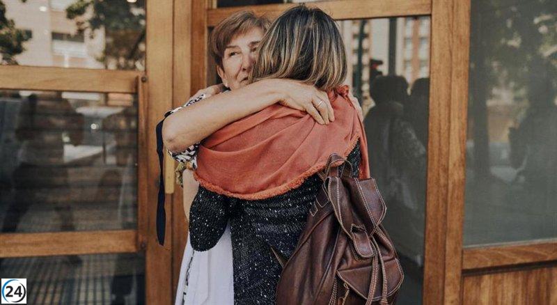 La UVic y Fundación La Caixa lanzan un posgrado centrado en la soledad de la tercera edad.