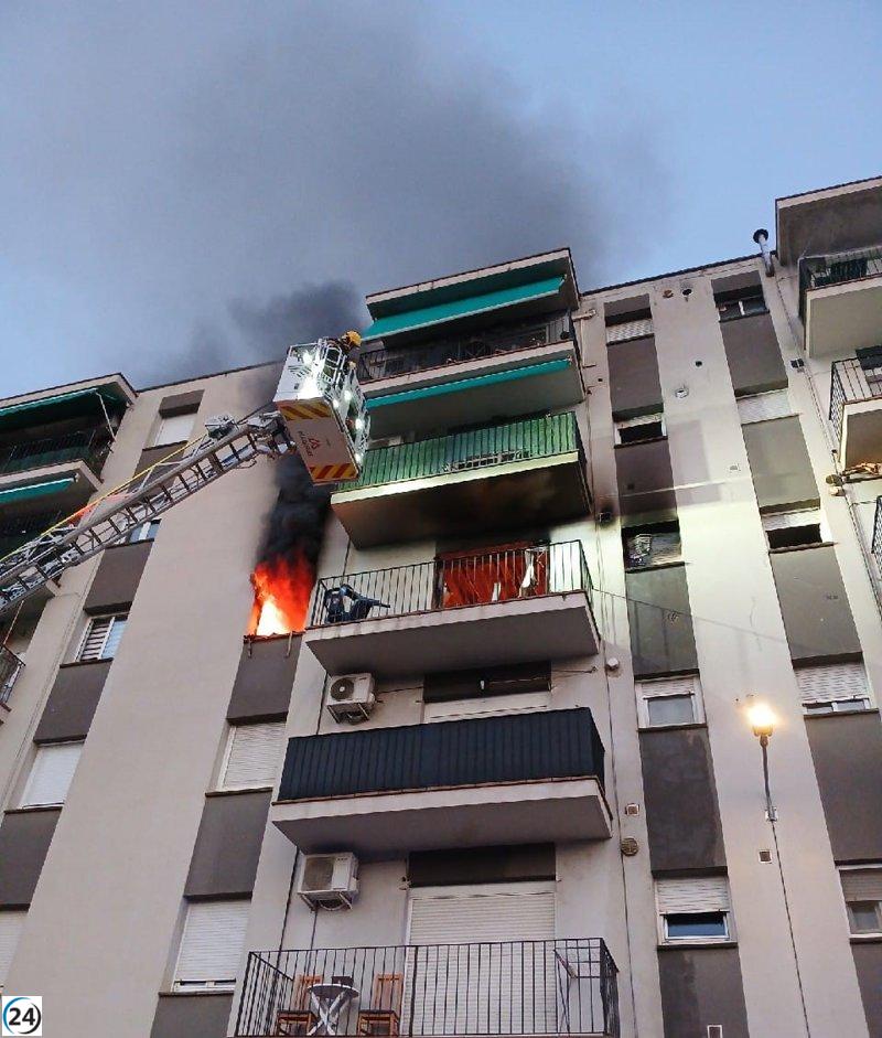 Incendio en un apartamento de Sarrià de Ter (Girona) bajo control.