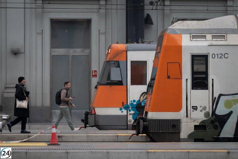 Renfe moviliza 90 guías para asistir a los pasajeros durante la interrupción de la R3 en Rodalies.