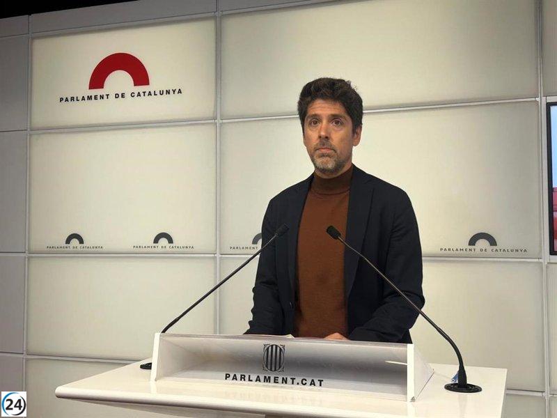 Cid (Comuns) cuestiona a Junts por confundir el interés nacional con el político y les interroga sobre el respaldo de PP y Vox.
