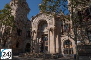 Sentenciado a dos años por sus tweets críticos hacia una familia de Canet que solicitó mayor uso del castellano.