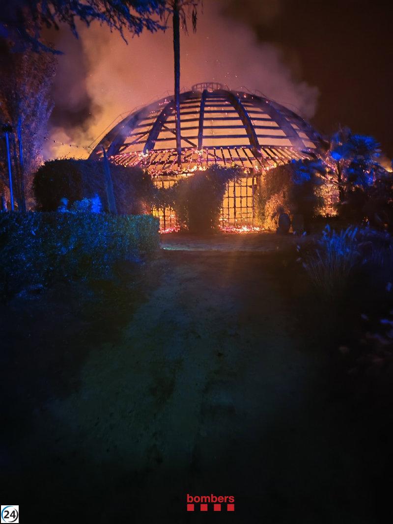 Incendio consume la cúpula de madera del restaurante Mas Marroch de los Roca en Girona.