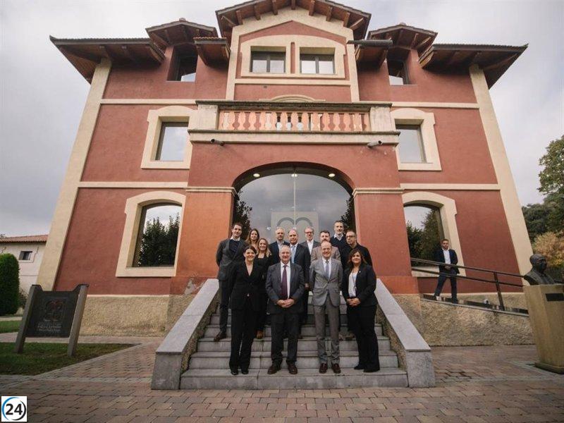 Hereu destaca La Farga en Barcelona como modelo para un futuro productivo más robusto.