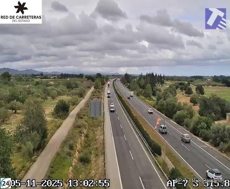 La AP-7 recupera su circulación total en L'Aldea (Tarragona) tras finalizar las reparaciones por el incendio de un camión.