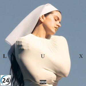 Rosalía lanza su álbum 'Lux' en una exclusiva fiesta de escucha en el MNAC de Barcelona.