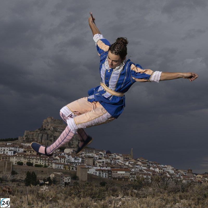 Julio Carbó presenta su mirada sobre el Sexenni de Morella en Alcanar, Tarragona.