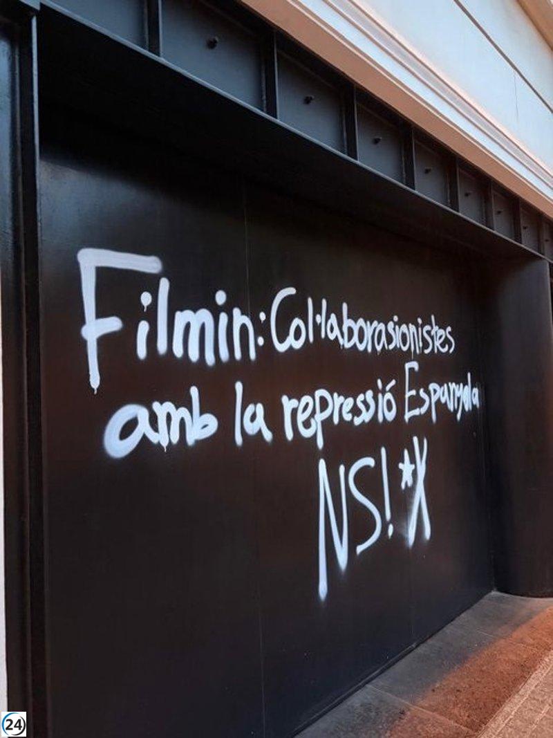 Vandalizan la sede de Filmin tras el lanzamiento de un documental sobre los disturbios del 'procés'.