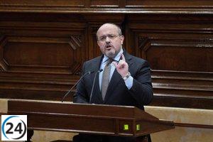 Alejandro Fernández (PP) acusa a Sánchez de incentivar la xenofobia por su política de regularización migrante.