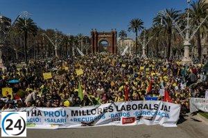 35,000 docentes y médicos se movilizan en la Ciutadella, según la Guàrdia Urbana.