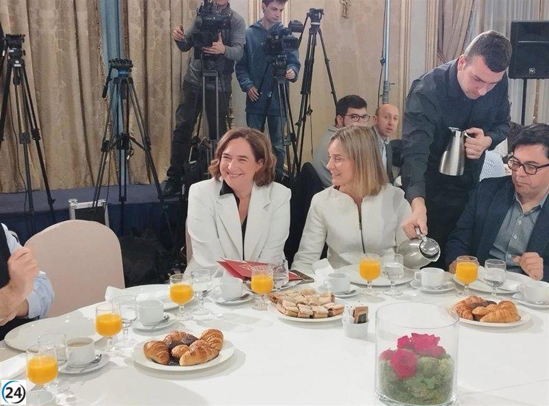 Colau critica a Collboni por separarse de BComú y lo coloca como el segundo de Trias.