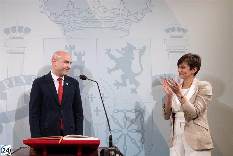 Isabel Rodríguez preside la toma de posesión de Carlos Prieto como delegado del gobierno catalán.
