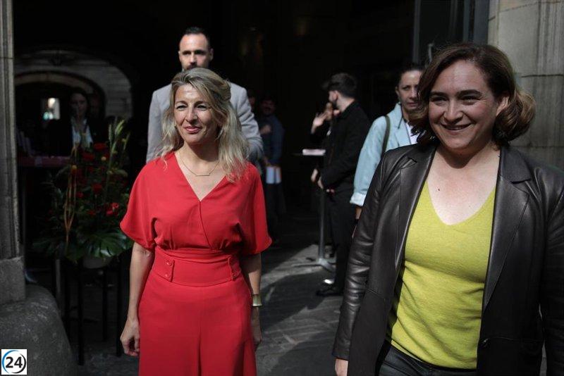 Ada Colau y Yolanda Díaz visitan paradas de La Rambla en Barcelona.