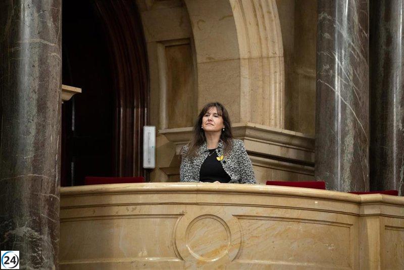 El Parlament critica a la JEC por retirar el escaño de Borràs antes de sentencia firme.