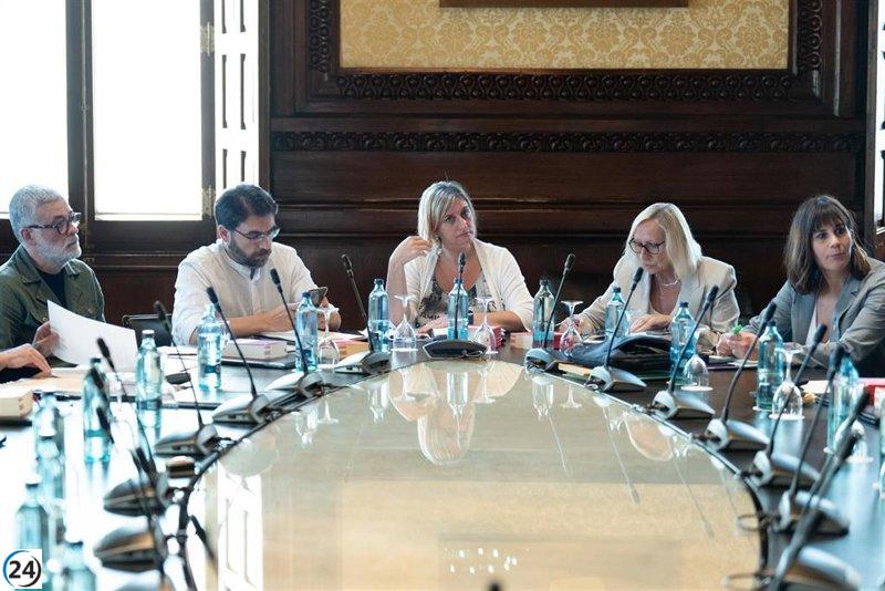 La JEC ordena la retirada del escaño de Borràs en el Parlament.