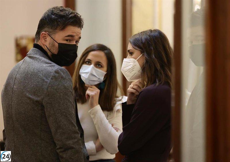 Podemos y ERC están en negociaciones para presentarse juntos en Cataluña, según los comunes.