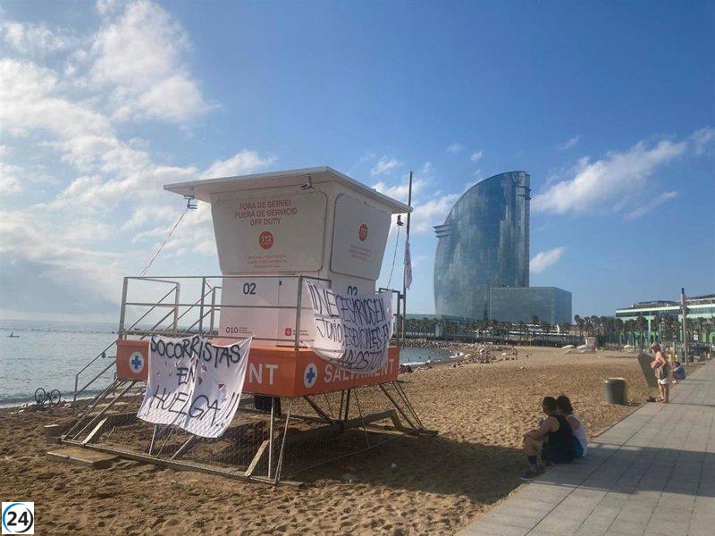Huelga de socorristas en Barcelona desconvocada tras acuerdo con empresa.