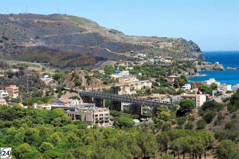 Exitoso control del incendio forestal en Portbou y Colera (Girona) desde el viernes.