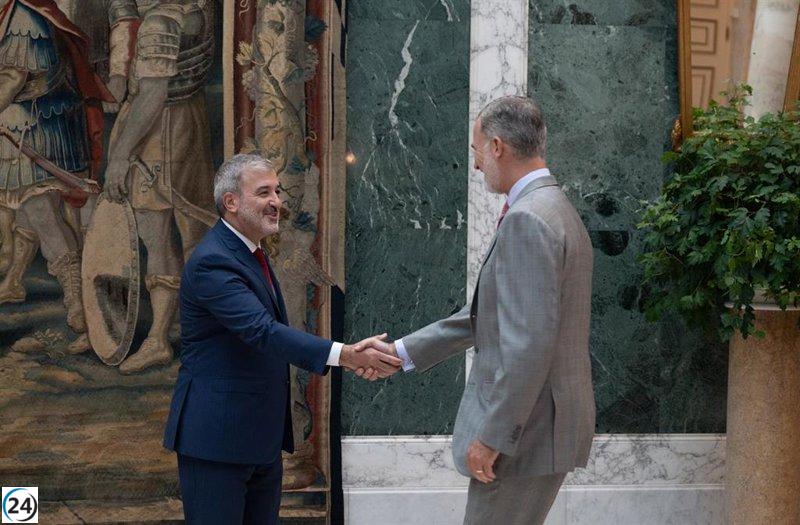 El rey Felipe VI recibe al alcalde progresista de Barcelona, Jaume Collboni, en una importante y cordial audiencia.