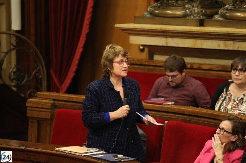 Experto en educación, Simó, defiende la importancia de educar en lugar de prohibir el uso de móviles en las aulas.