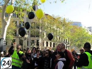 Manifestación masiva de taxis en Barcelona en honor al fallecido conductor de taxi provoca caos en el centro de la ciudad.