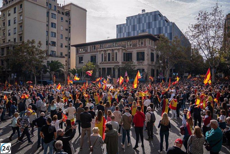 Manifestación en Barcelona contra la amnistía culmina frente a la Delegación del Gobierno entre consignas de 'Fuera'